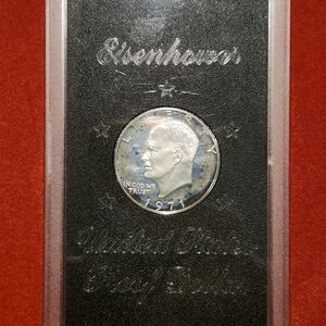 Silver Dollar Commemorative Display Case